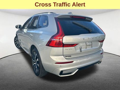 Used 2025 Volvo XC60 B5 Plus image 10