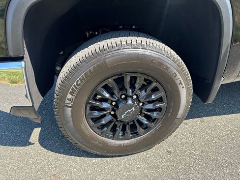 Used 2025 Chevrolet Silverado 3500 LT w/ Convenience Package image 29