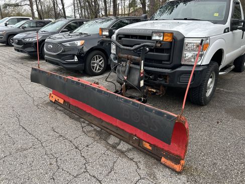 Used 2012 Ford F350 XL w/ Camper Pkg AWD/4WD image 8