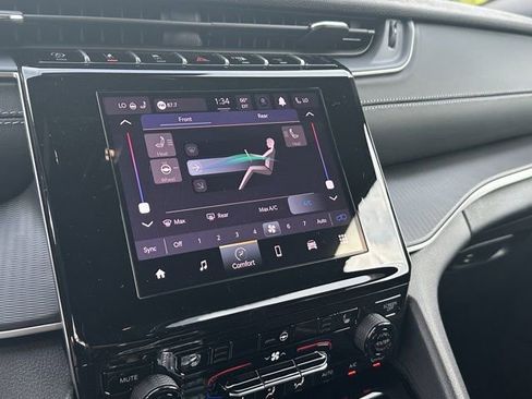 New 2025 Jeep Grand Cherokee L Altitude image 25