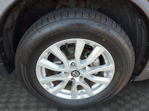 Used 2017 Nissan Rogue SV AWD/4WD image 20
