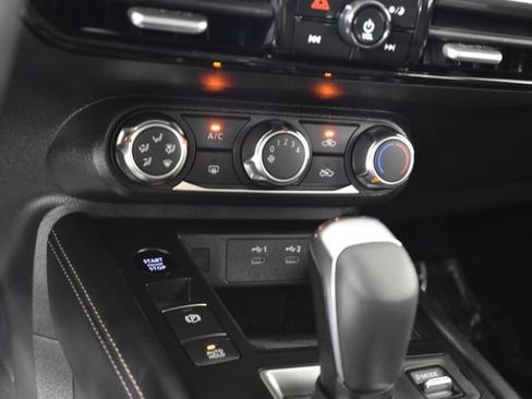 Certified 2025 Nissan Kicks SV AWD/4WD image 16