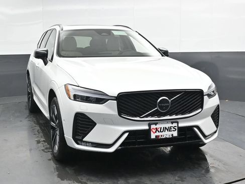 New 2026 Volvo XC60 B5 Plus w/ Climate Package image 4