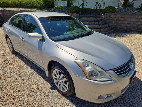 Used 2010 Nissan Altima 2.5 S FWD image 7