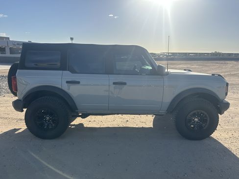 Used 2022 Ford Bronco 4-Door AWD/4WD image 6