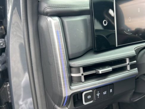 New 2025 Hyundai Santa Fe Limited AWD/4WD image 25