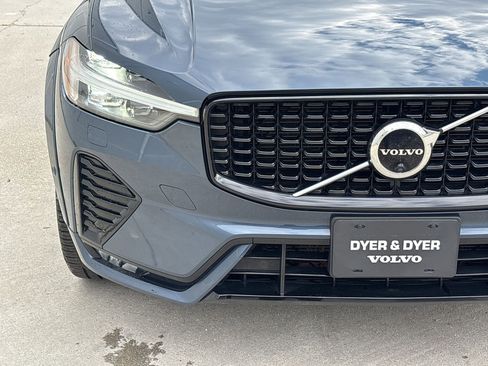 Certified 2023 Volvo XC60 B5 Ultimate w/ Climate Package image 11