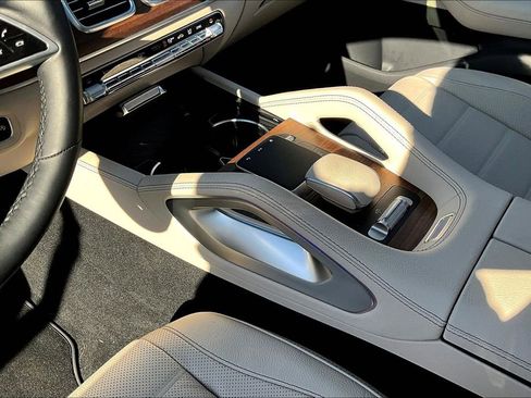 New 2025 Mercedes-Benz GLE 580 4MATIC image 8