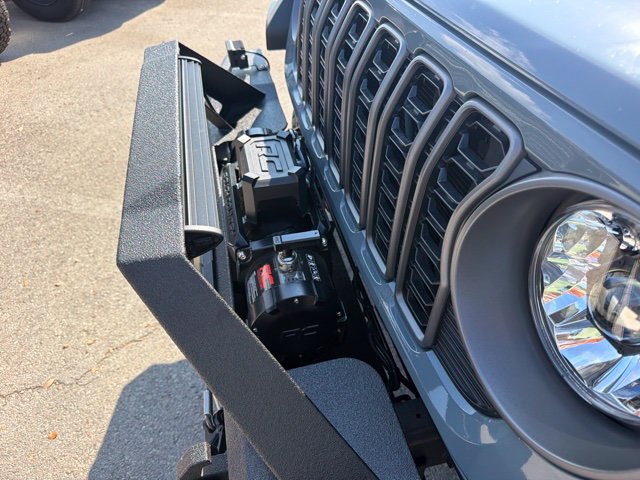 Used 2025 Jeep Wrangler Sport AWD/4WD image 8