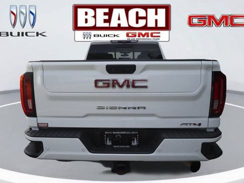 Used 2022 GMC Sierra 2500 AT4 w/ AT4 Preferred Package AWD/4WD image 6