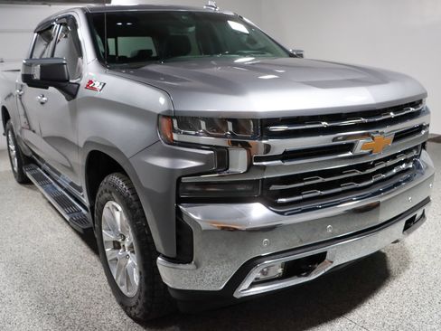 Used 2019 Chevrolet Silverado 1500 LTZ w/ LTZ Premium Package AWD/4WD image 5