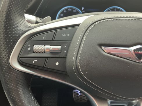 Used 2023 Genesis GV70 2.5T w/ Sport Prestige Package image 9