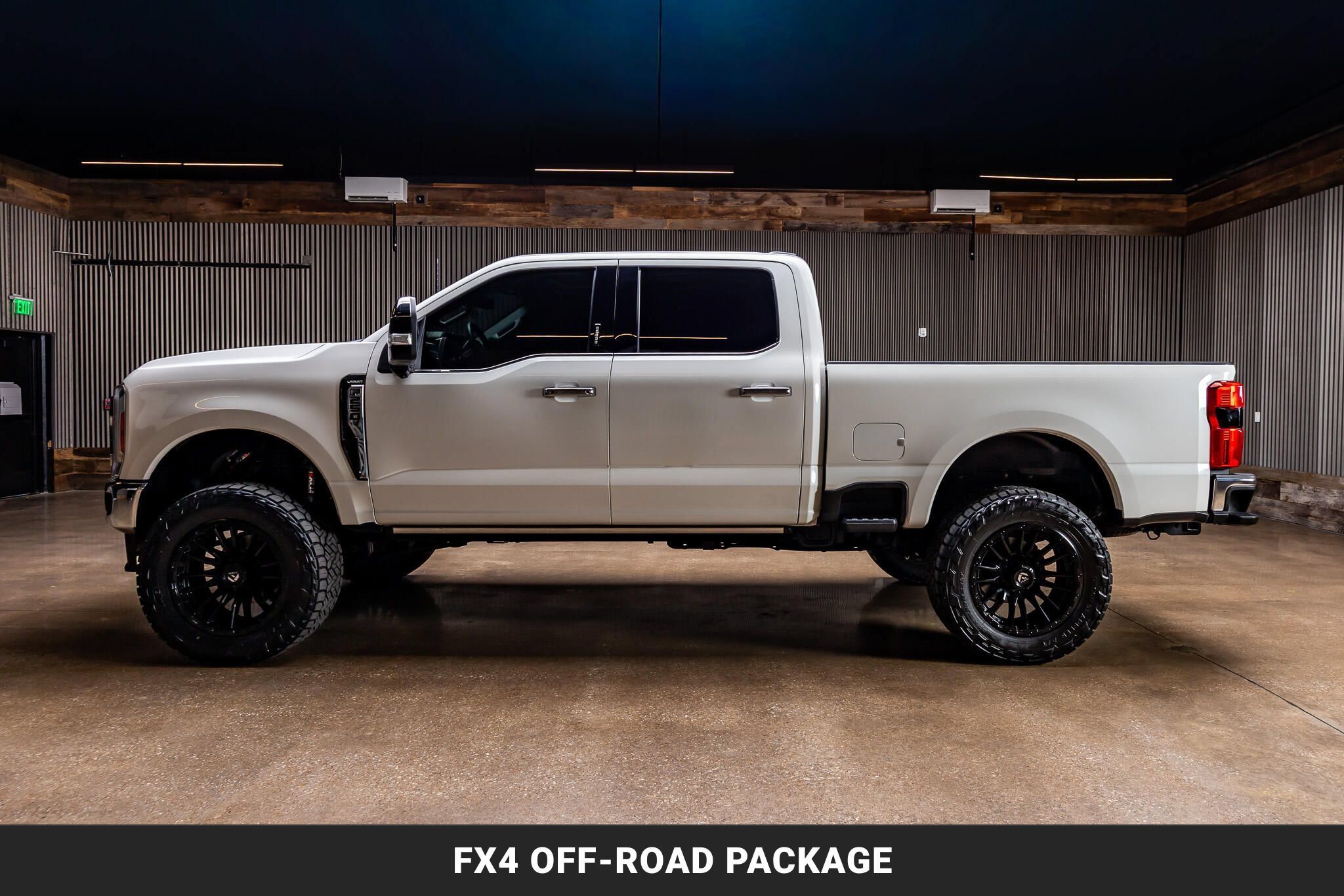 Used 2023 Ford F250 Lariat w/ Lariat Ultimate Package AWD/4WD image 5