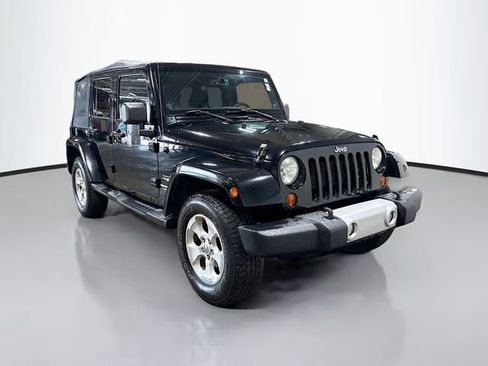 Used 2013 Jeep Wrangler Unlimited Sahara w/ Connectivity Group AWD/4WD image 5