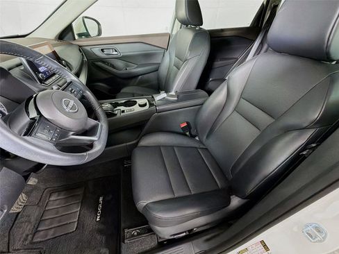 Used 2023 Nissan Rogue SV w/ SV Premium B Package AWD/4WD image 11