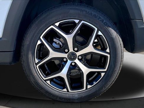 Used 2025 Jeep Compass Limited AWD/4WD image 33