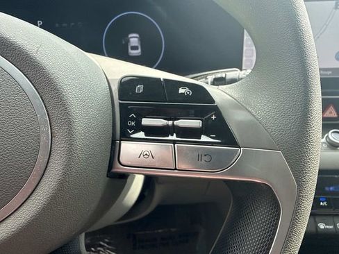 Used 2024 Hyundai Elantra SEL image 29