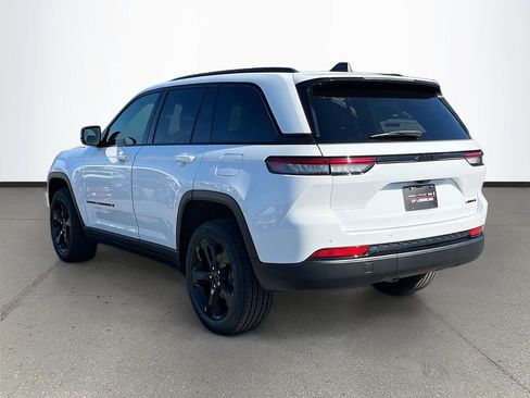 New 2025 Jeep Grand Cherokee Limited w/ Black Appearance Package RWD image 5
