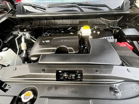 Used 2024 Nissan Pathfinder Platinum w/ Cargo Package image 10