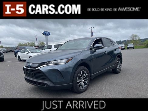 Used 2022 Toyota Venza LE AWD/4WD image 1