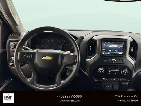 Used 2022 Chevrolet Silverado 2500 Custom w/ Custom Value Package image 17