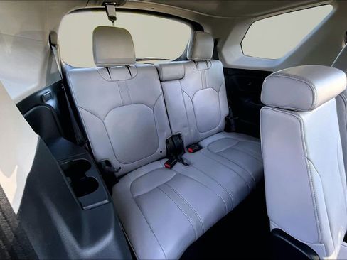 Certified 2025 Honda Pilot EX-L image 18