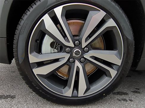 New 2026 Volvo V60 B5 Cross Country Plus w/ Protection Package Premier image 23