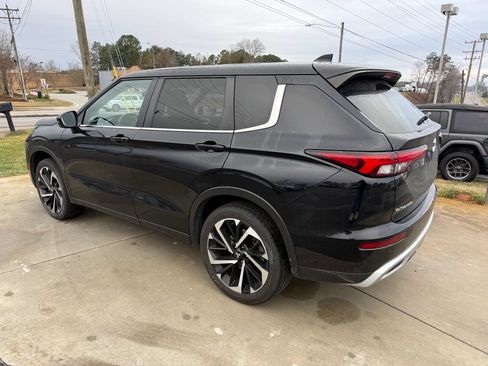 Used 2024 Mitsubishi Outlander SE image 5