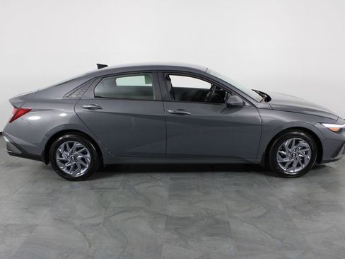 Certified 2024 Hyundai Elantra SEL FWD image 15