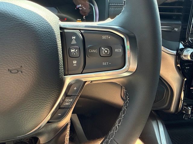 New 2026 RAM 2500 Laramie AWD/4WD image 35