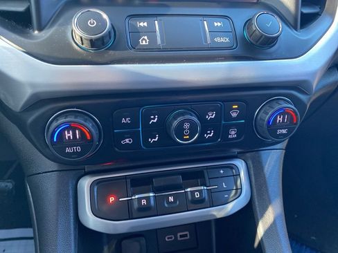 Used 2020 GMC Acadia SLE image 18