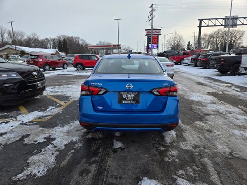 Used 2021 Nissan Versa SV image 10