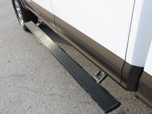 Used 2017 Ford F250 Lariat w/ Lariat Value Package image 19