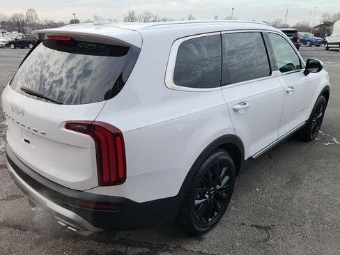 Used 2022 Kia Telluride SX w/ SX Prestige Package image 3