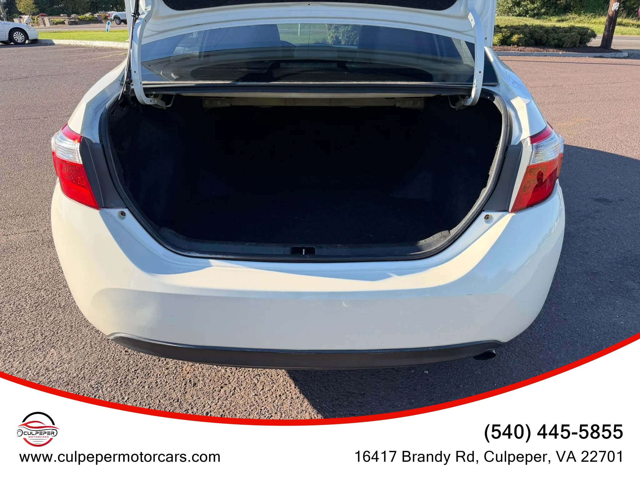 Used 2014 Toyota Corolla LE FWD image 11
