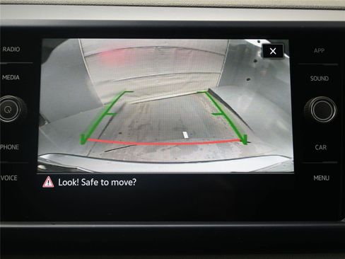 Used 2023 Volkswagen Taos SE image 5