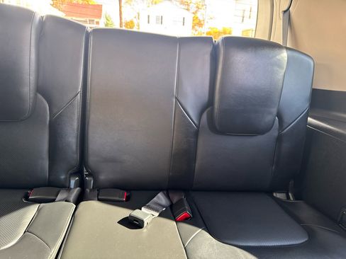 Used 2015 INFINITI QX80 4WD w/ Deluxe Technology Package image 38