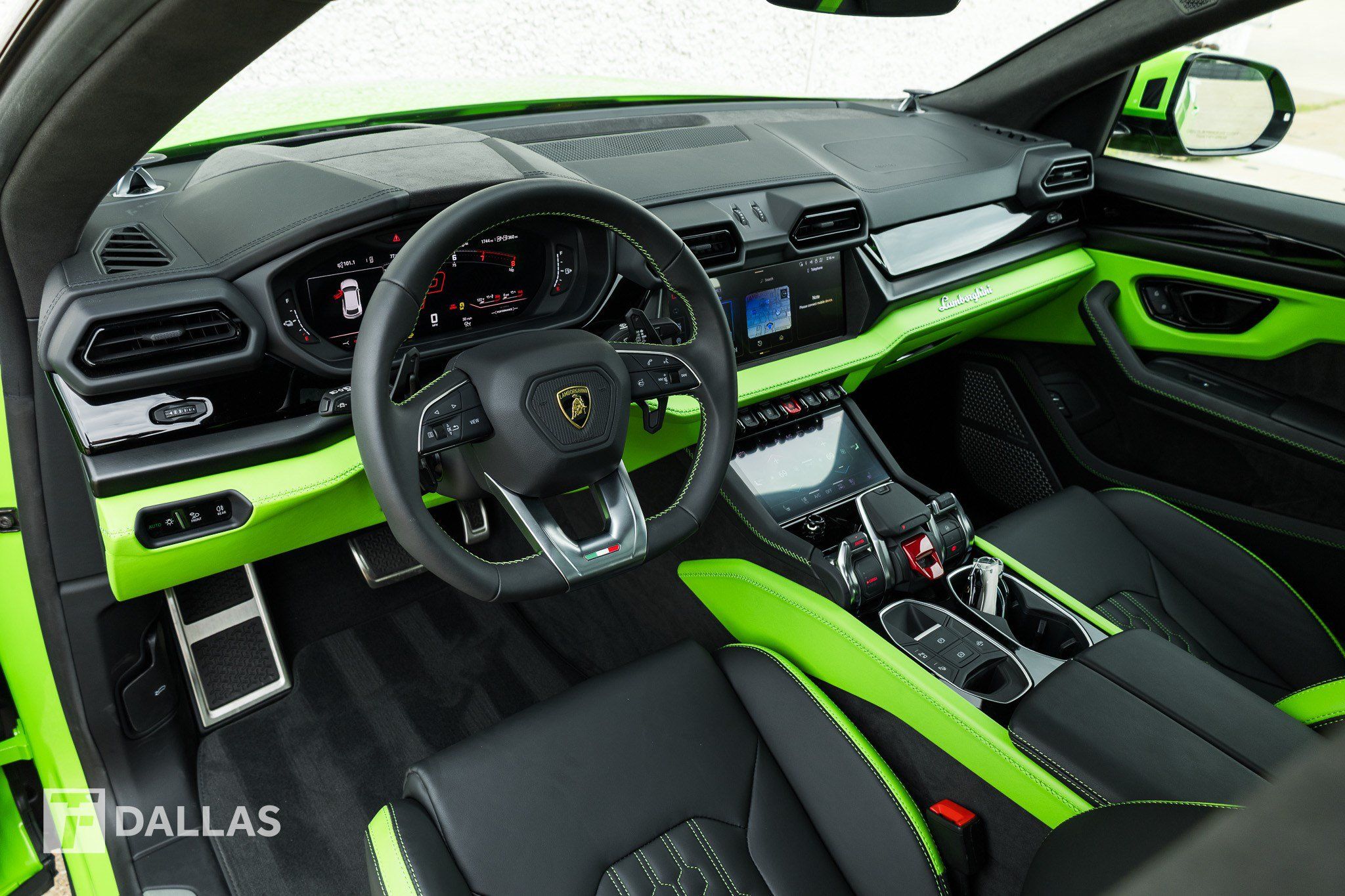 Used 2025 Lamborghini Urus S AWD/4WD image 24