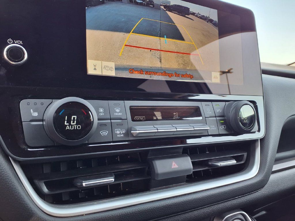 Used 2025 Toyota Grand Highlander AWD image 6