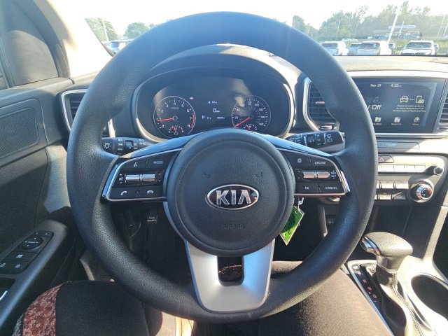 Used 2021 Kia Sportage LX AWD/4WD image 16