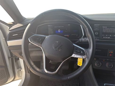 Used 2022 Volkswagen Jetta Sport image 12