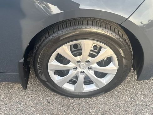 Used 2025 Toyota Corolla LE image 41