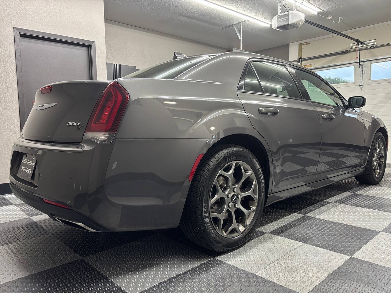 Used 2017 Chrysler 300 S w/ 300S Premium Group AWD/4WD image 8