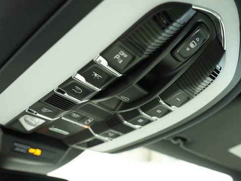 New 2026 Porsche Macan image 35