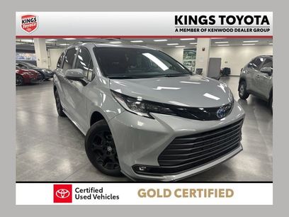 Certified 2025 Toyota Sienna XLE Woodland Edition
