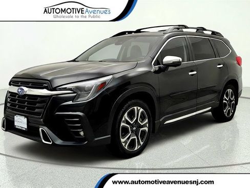 Used 2023 Subaru Ascent Touring AWD/4WD image 1