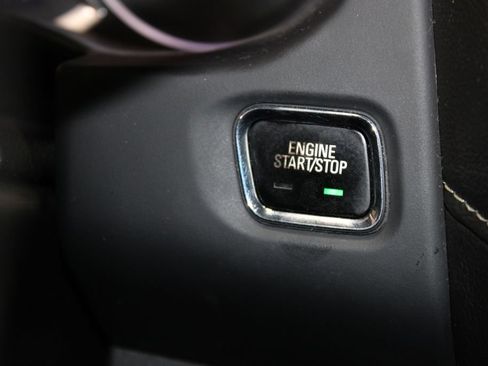 Used 2020 GMC Acadia SLT FWD image 25