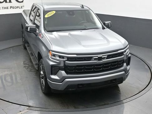 Used 2025 Chevrolet Silverado 1500 RST AWD/4WD image 45