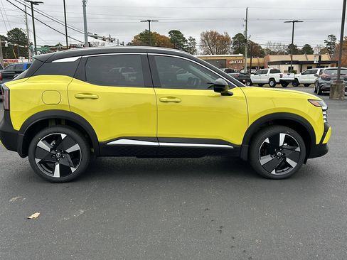 New 2026 Nissan Kicks SR w/ SR Premium Package image 7