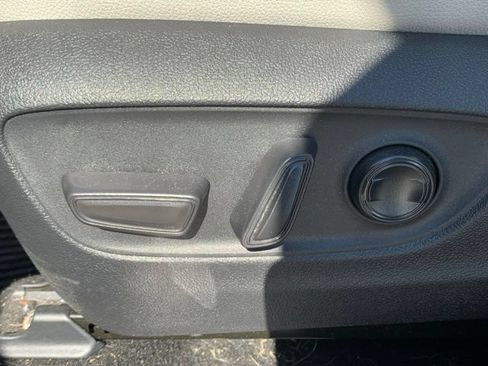 Used 2025 Toyota Grand Highlander AWD Hybrid image 9